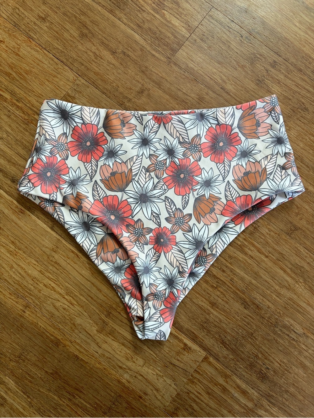 NWOT Imagine Perry Wildflower High Waisted Bikini Bottoms Made in Canada Sz S